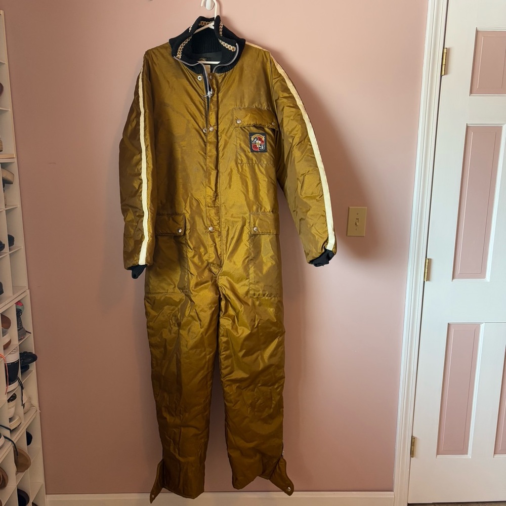 Stearns Bronze Ski & Snowboard Jacket with Shiny Water-Resistant Material - Picture 2 of 12